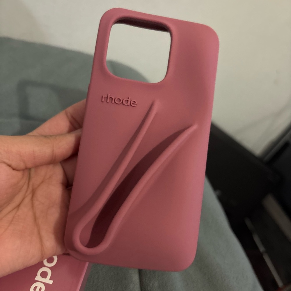 Rhode Skin Iphone Lip Case